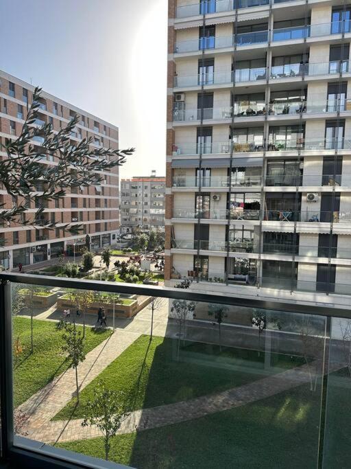 Family Friendly 2 Bedroom Apartment Eden Gardens Tirana City Center Ngoại thất bức ảnh